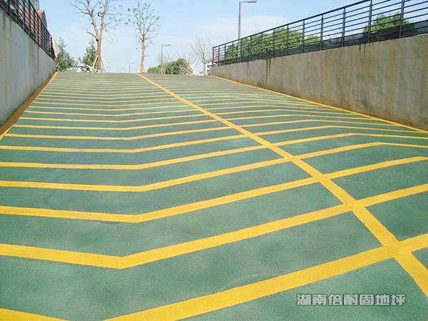 高性能無噪音停車場(chǎng)地坪漆4